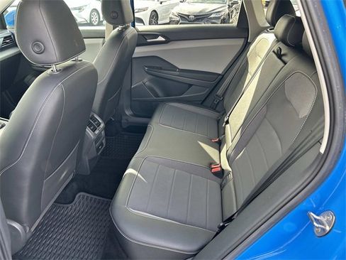 Used 2023 Volkswagen Taos SE image 18