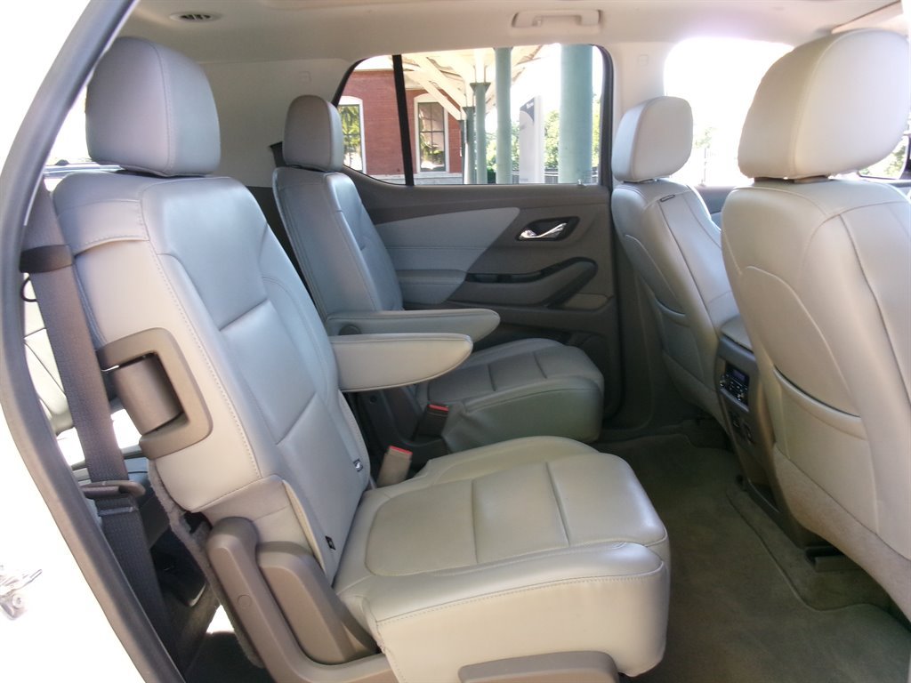 Used 2020 Chevrolet Traverse Premier FWD image 20
