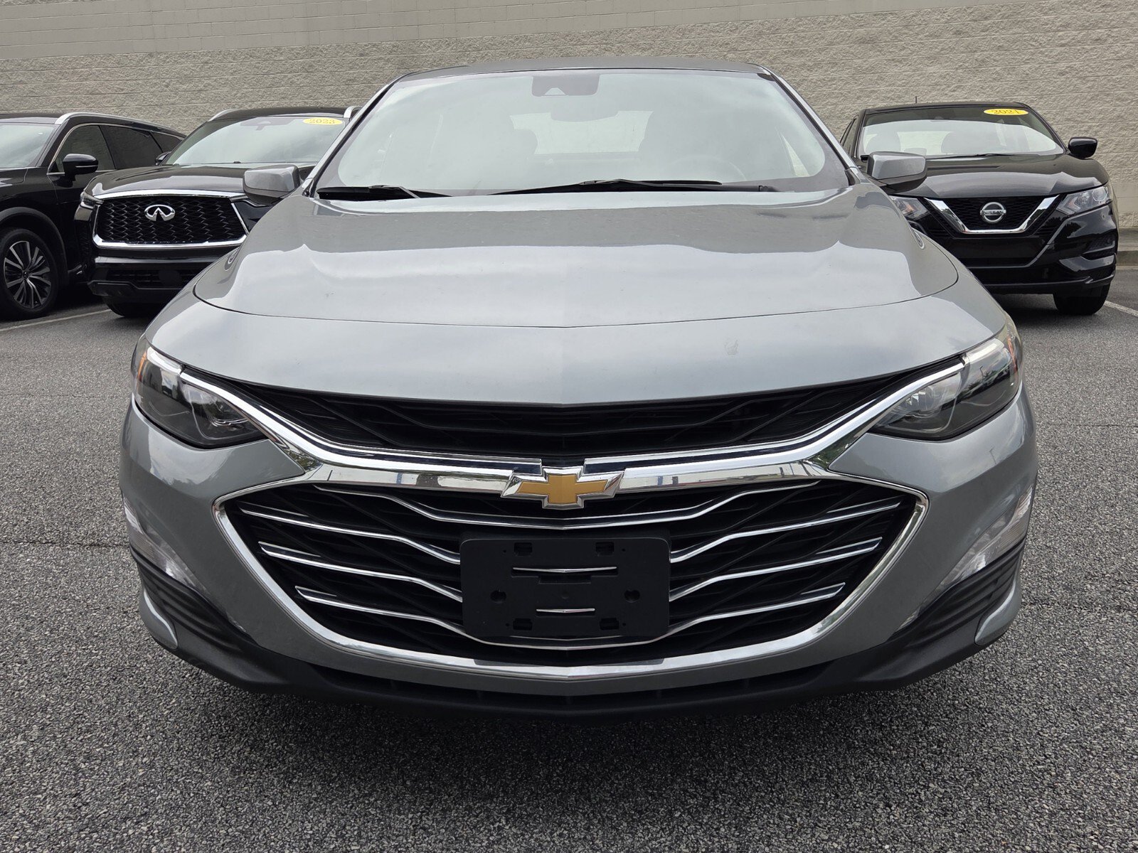Used 2024 Chevrolet Malibu LT FWD image 2