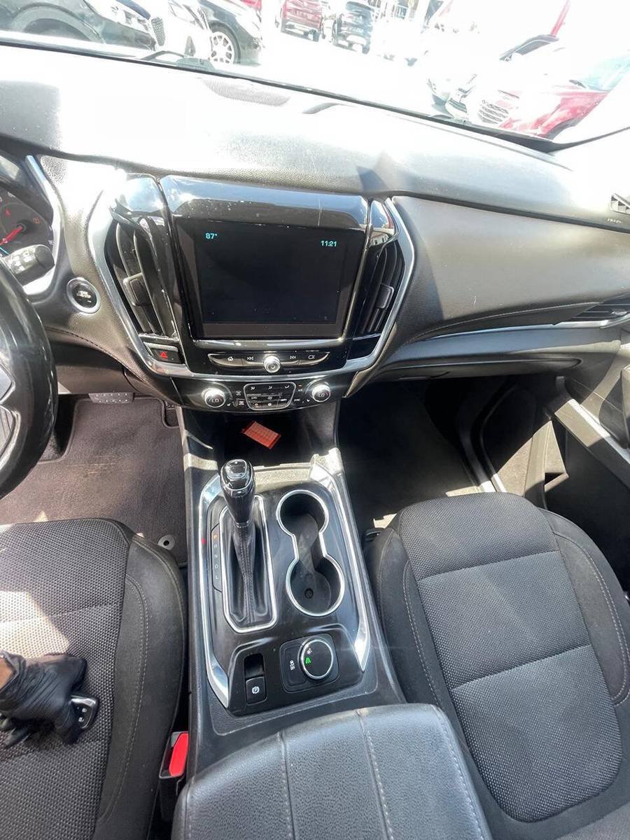 Used 2019 Chevrolet Traverse LT FWD image 13