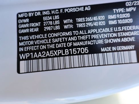 Certified 2023 Porsche Macan AWD/4WD image 37