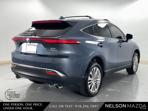 Used 2021 Toyota Venza XLE w/ Softex Package image 6