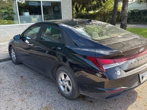 Used 2021 Hyundai Elantra SE FWD image 4