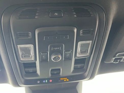 Used 2022 Cadillac Escalade ESV Premium Luxury image 45