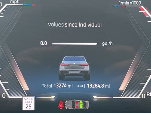 Used 2025 BMW 740i xDrive image 13