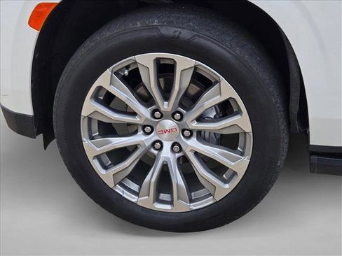 Used 2022 GMC Yukon Denali AWD/4WD image 10