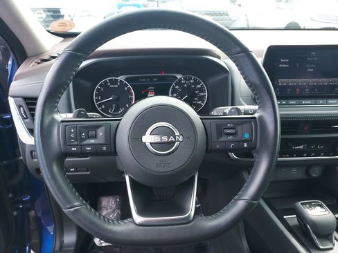 Used 2023 Nissan Rogue SV w/ SV Premium B Package FWD image 17