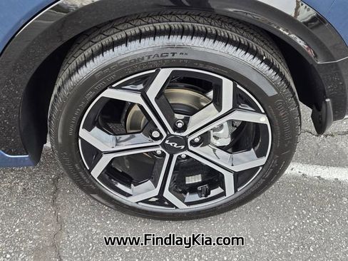 Certified 2025 Kia Niro EX Touring image 11