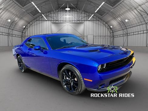 Used 2018 Dodge Challenger SXT w/ Blacktop Package RWD image 8
