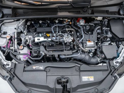 Certified 2024 Toyota Prius XLE FWD image 21