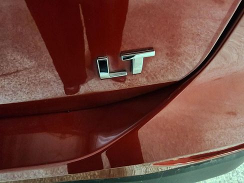 Used 2022 Chevrolet Equinox LT image 32