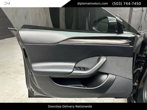 Used 2021 Tesla Model S Plaid image 23