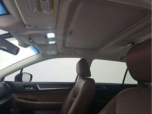 Used 2019 Subaru Outback 3.6R Touring image 13