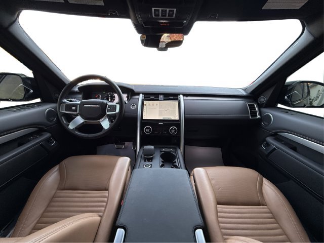 Used 2024 Land Rover Discovery Dynamic SE AWD/4WD image 29