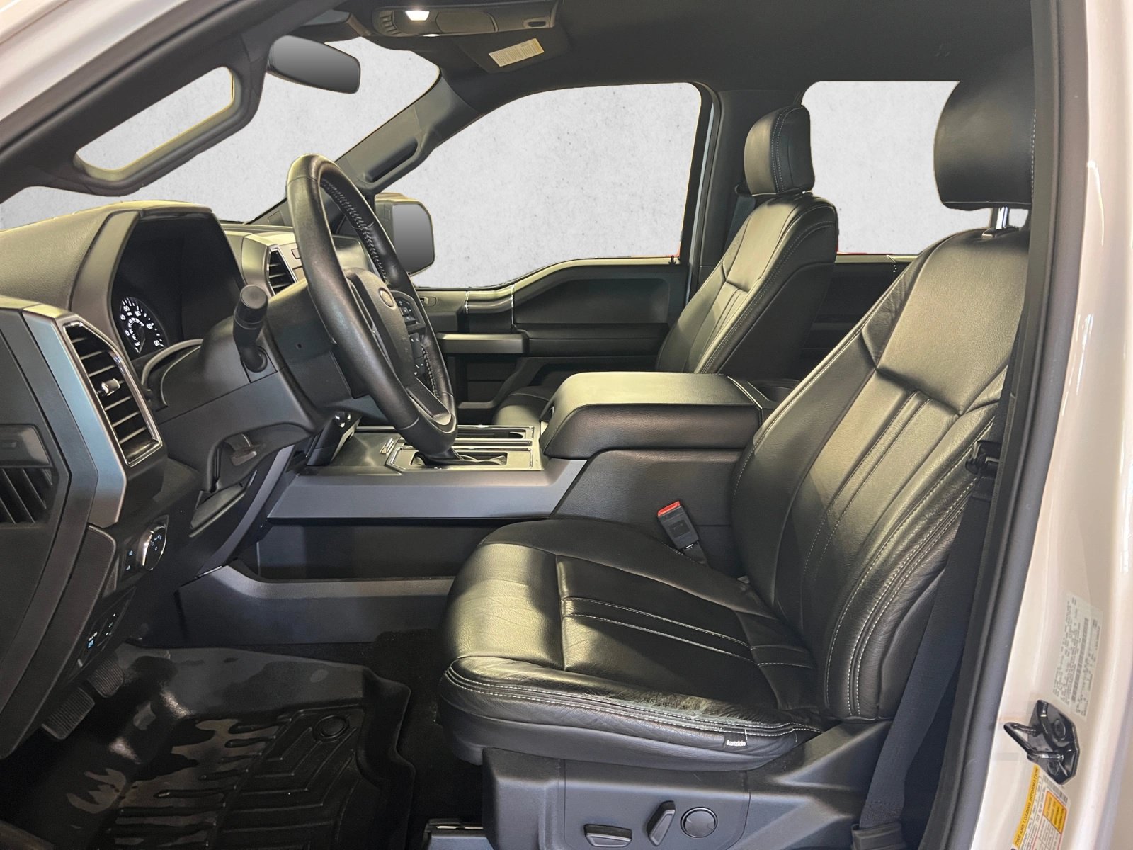 Used 2019 Ford F150 XLT w/ Equipment Group 302A Luxury AWD/4WD image 11