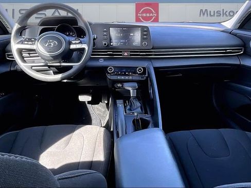 Used 2023 Hyundai Elantra SEL image 7