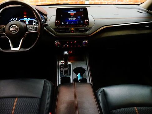 Used 2019 Nissan Altima 2.5 SR FWD image 10