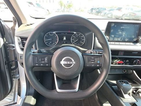 Used 2023 Nissan Rogue SV FWD image 15