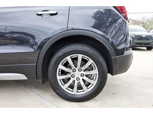 Used 2023 Cadillac XT4 Premium Luxury w/ Cold Weather Package FWD image 30