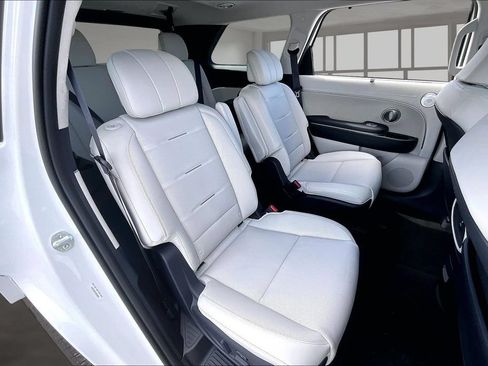 Used 2026 Hyundai Palisade Calligraphy FWD image 23