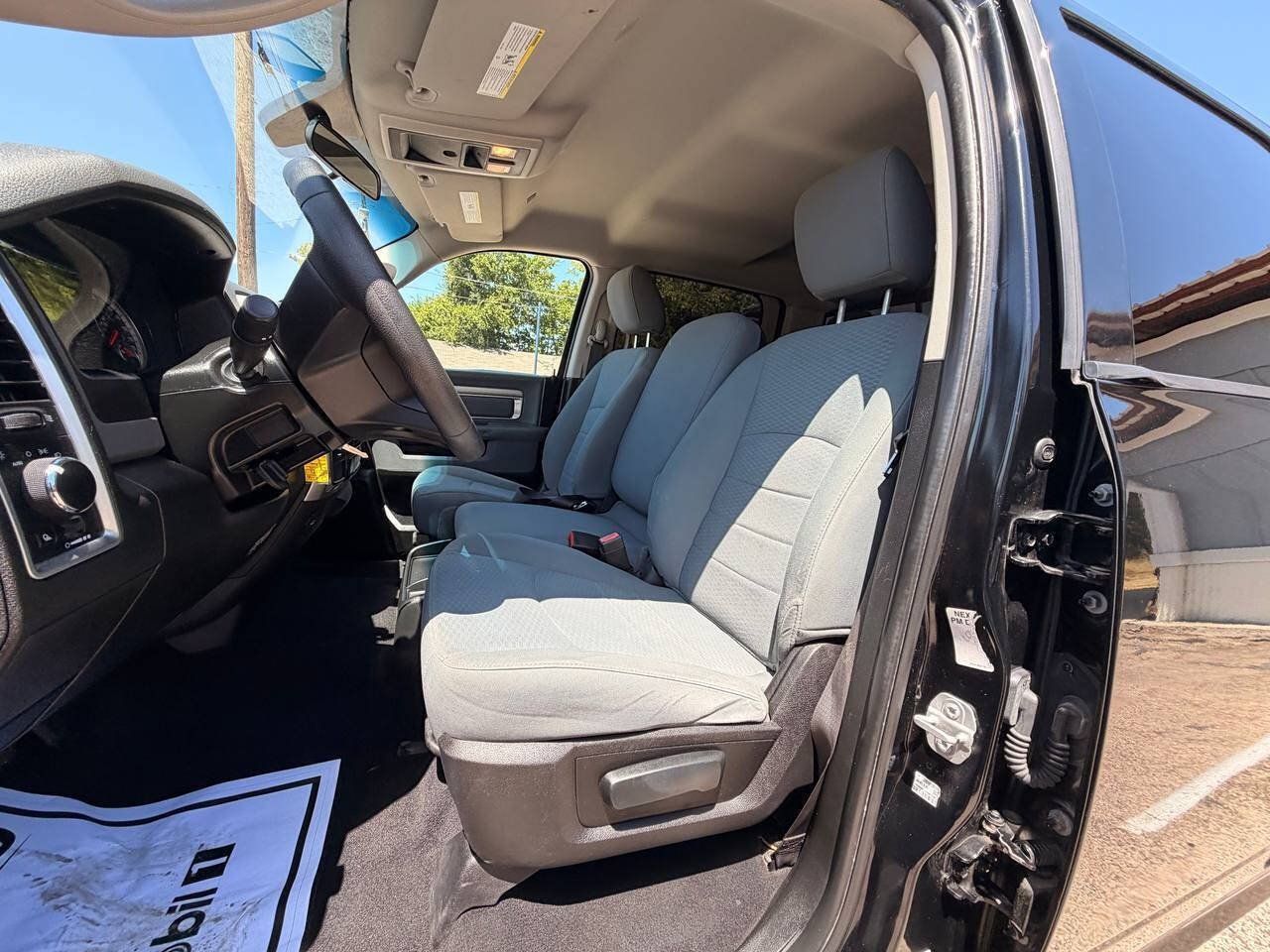 Used 2019 RAM 1500 Classic SLT RWD image 11