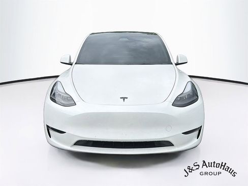 Used 2023 Tesla Model Y Performance AWD/4WD image 2