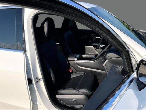 Certified 2025 Mercedes-Benz GLC 300 image 7