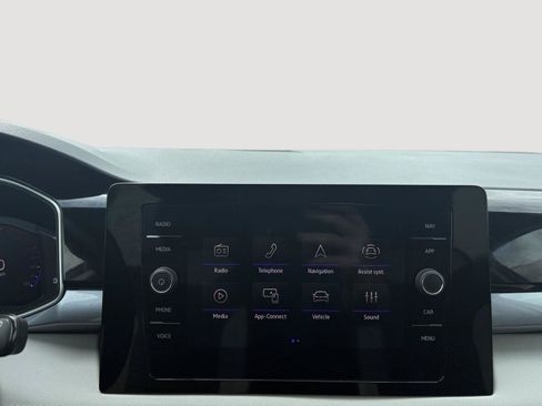 Certified 2025 Volkswagen Taos SEL AWD/4WD image 19