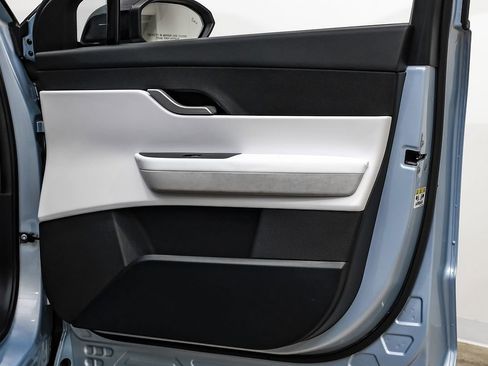 Used 2023 Fisker Ocean Extreme image 44