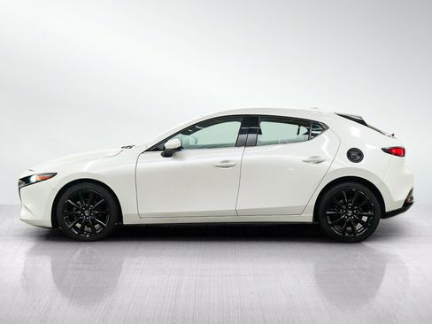 Used 2020 MAZDA MAZDA3 Hatchback w/ Premium Package FWD image 2