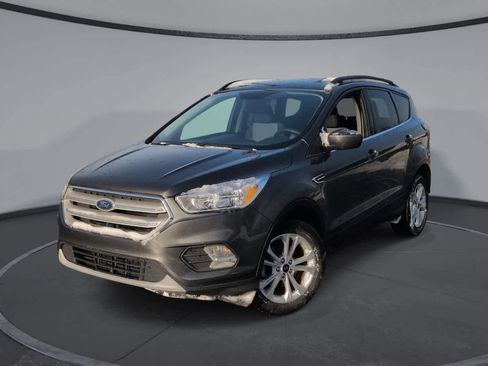 Used 2018 Ford Escape SE image 1