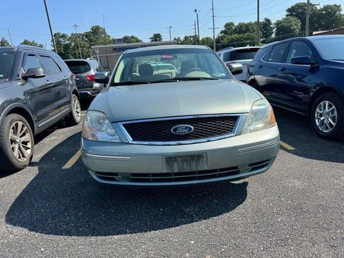 Used 2005 Ford Five Hundred SE FWD image 3