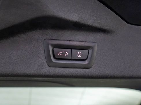 Certified 2024 BMW X7 xDrive40i w/ M Sport Package image 32