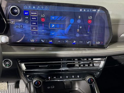 New 2026 Chevrolet Traverse LT w/ Midnight/Sport Edition image 10