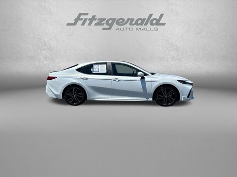 Used 2025 Toyota Camry XSE FWD image 18