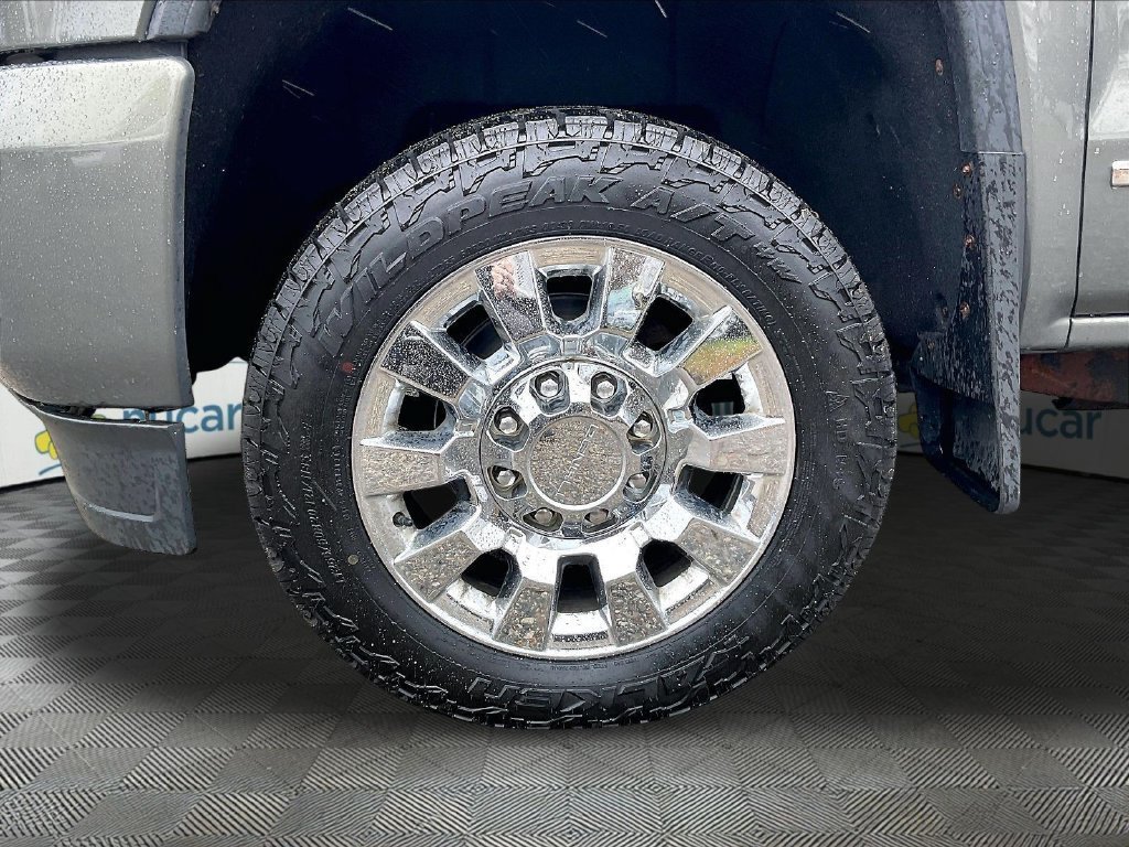Used 2018 GMC Sierra 2500 Denali w/ Duramax Plus Package AWD/4WD image 7