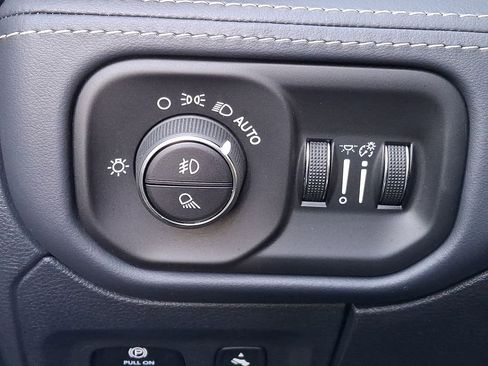 Used 2023 RAM 1500 Limited image 25