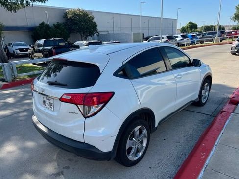 Used 2021 Honda HR-V LX image 7