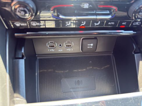 Used 2024 Jeep Grand Cherokee Limited w/ Luxury Tech Group II AWD/4WD image 20
