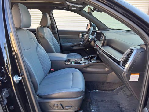 Used 2025 Kia Sorento SX Prestige AWD/4WD image 16