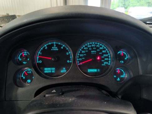 Used 2011 Chevrolet Silverado 2500 LTZ w/ LTZ Plus Package AWD/4WD image 8