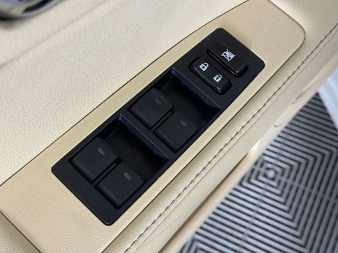 Used 2013 Lexus ES 350 w/ Luxury Pkg FWD image 28