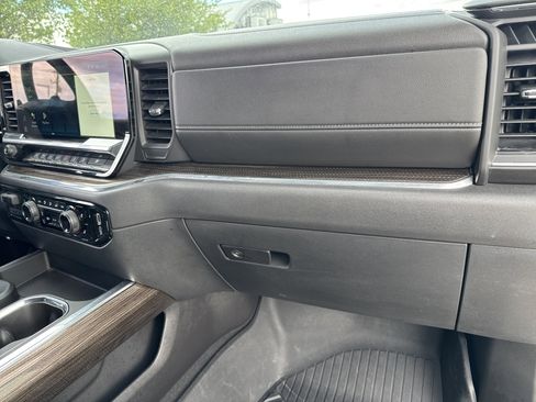 Used 2024 Chevrolet Silverado 1500 LT Trail Boss w/ Convenience Package II AWD/4WD image 21