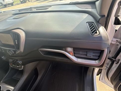 Used 2022 GMC Terrain AT4 w/ Infotainment Package II AWD/4WD image 30