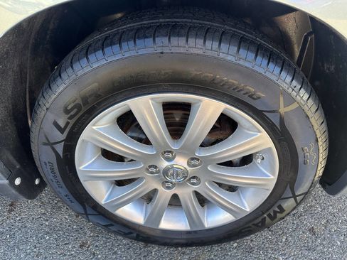 Used 2010 Chrysler Sebring Touring image 24