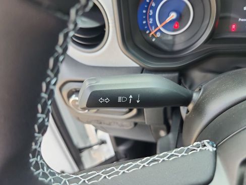 New 2025 Jeep Gladiator Sport image 15