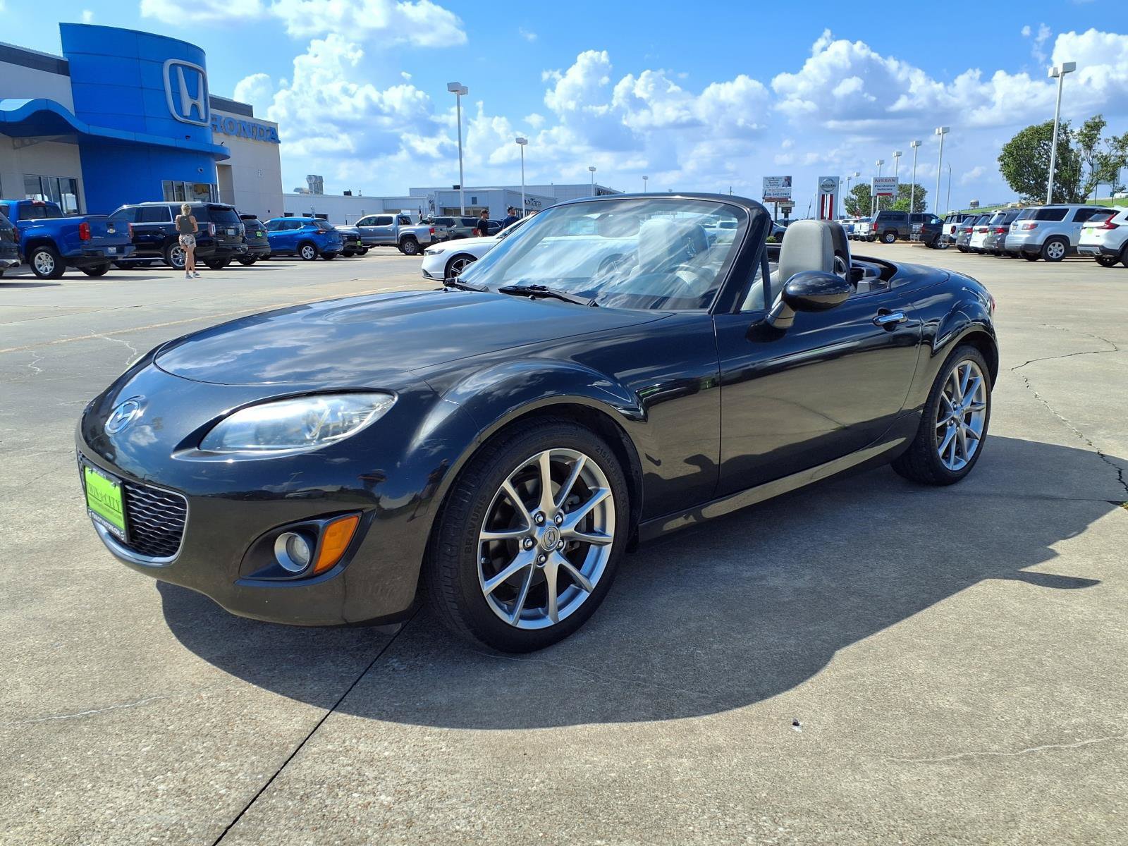 Used 2011 MAZDA MX-5 Miata Grand Touring RWD image 9
