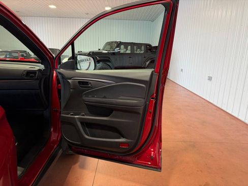 Used 2023 Honda Passport EX-L image 21