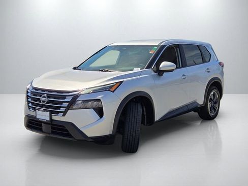 Used 2024 Nissan Rogue SV FWD image 8