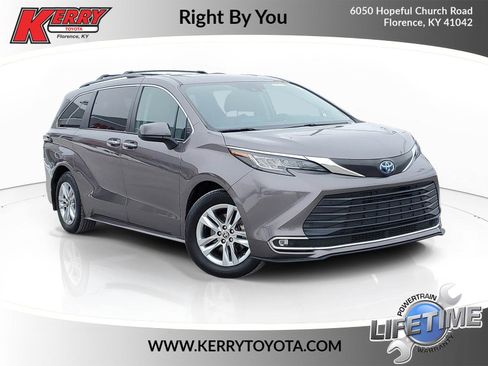 Certified 2023 Toyota Sienna XLE w/ XLE Plus Package image 1